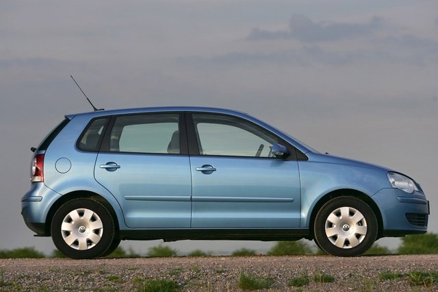 Battery Replacement: 2006 Volkswagen Polo E 1.2L 3 Cyl.