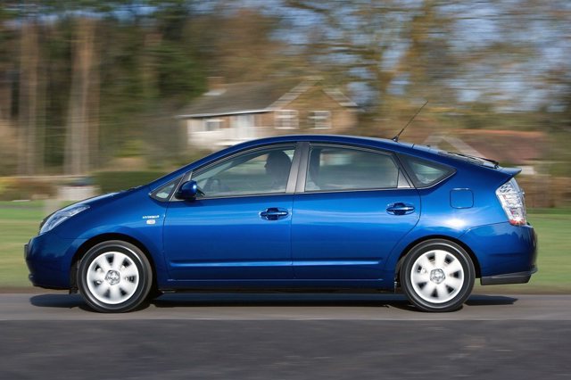 Toyota Prius (2003 – 2009) Review ...