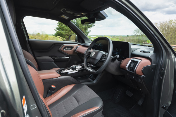 Suzuki e Vitara: interior