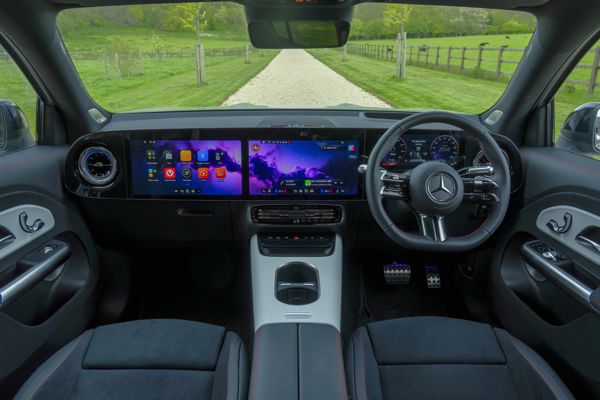 Mercedes Electric GLB Review: full-width dashboard