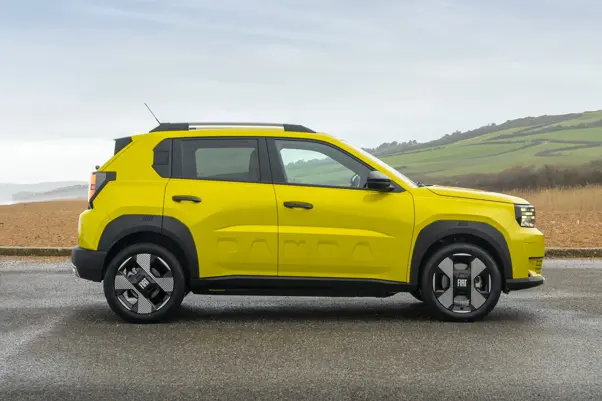Fiat Grande Panda Electric: side view
