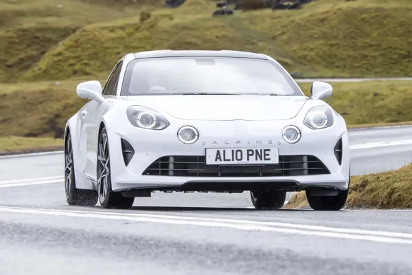 Alpine A110: driving