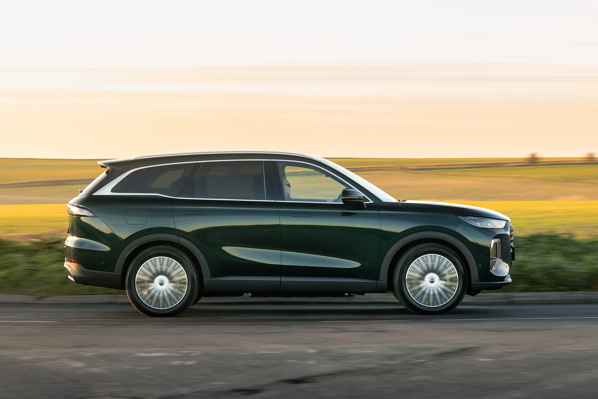 Chery Tiggo 9: driving