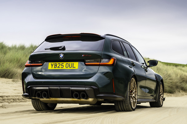 BMW M3 CS Touring: rear view