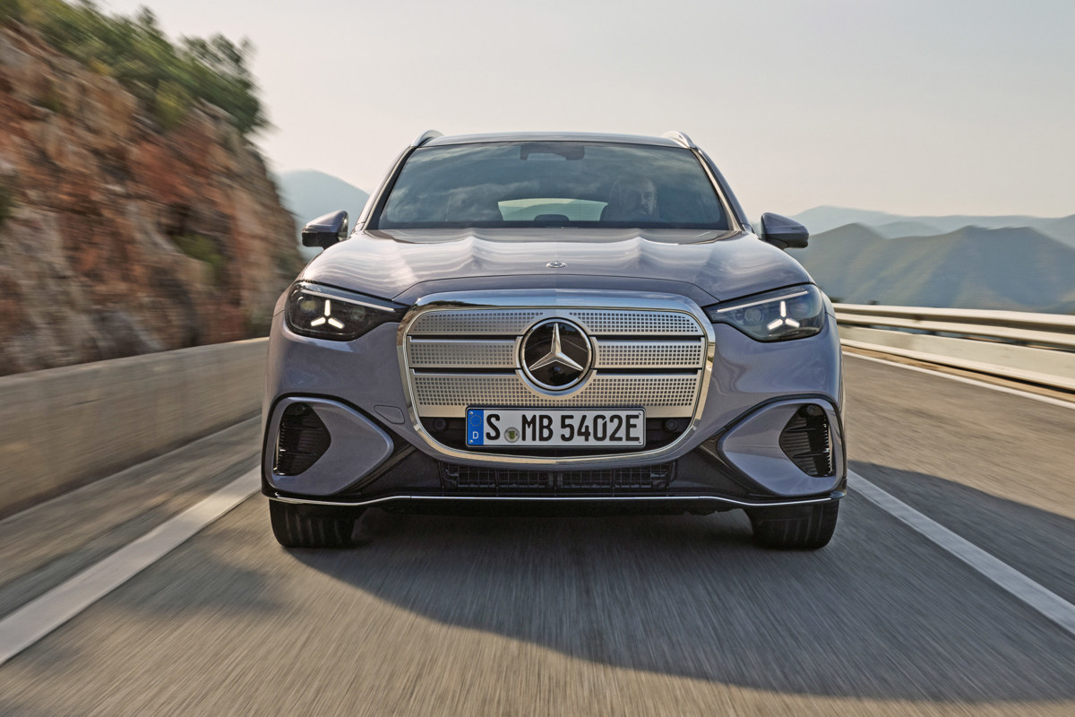 Illuminated Mercedes grille on the GLC Electric
