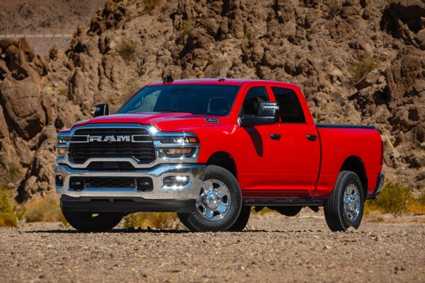 Ram 2500 Heavy Duty static front three-quarter