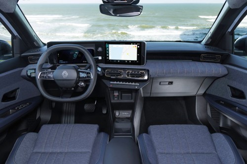 Renault 4 E-Tech Review: left-hand drive dashboard