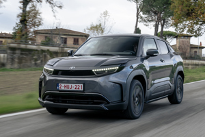 Toyota Urban Cruiser dynamic front three-quarter