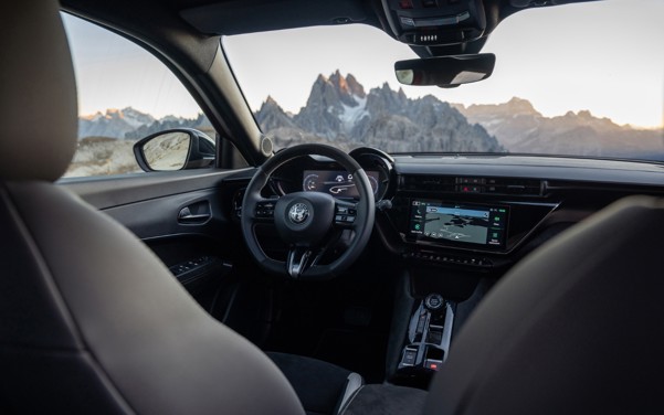 2026 Alfa Romeo Junior interior