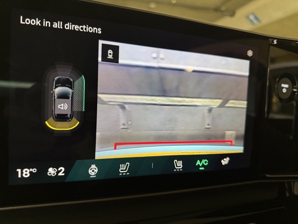 Renault 4 terrible parking camera