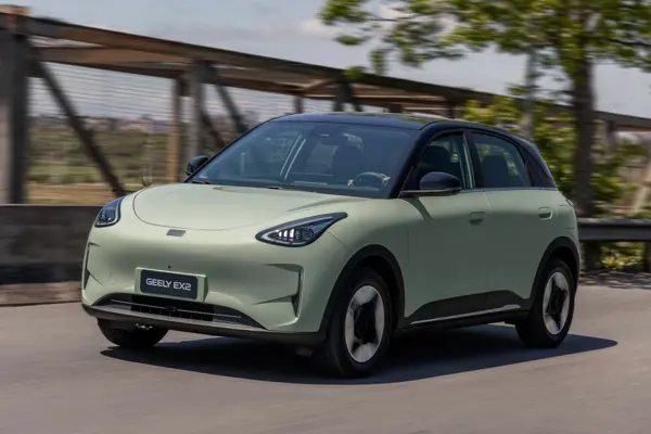 Geely EX2: driving
