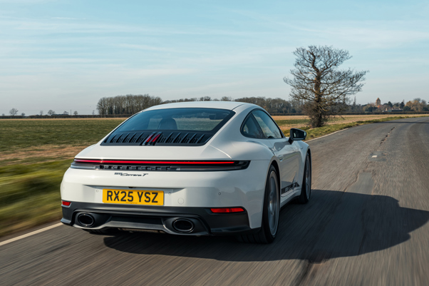 Porsche 911 Carrera T: driving