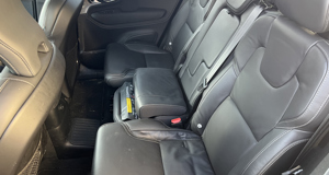 The "magic" middle seat — is the integrated booster worth the hype?