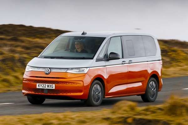 Volkswagen Multivan eHybrid dynamic front three-quarter