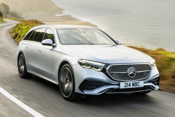 Mercedes-Benz E-Class Estate dynamic front three-quarter