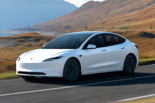 Tesla Model 3 dynamic front three-quarter