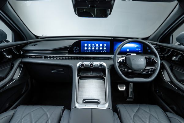 Omoda 9: interior