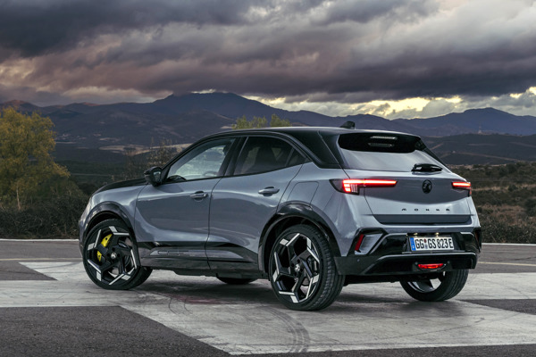 Vauxhall Mokka GSE: rear view