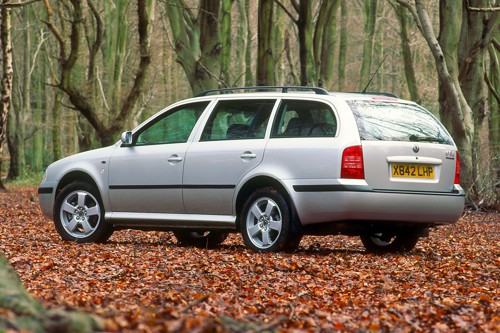 Skoda Octavia Estate Mk1 4x4 — static rear three-quarter