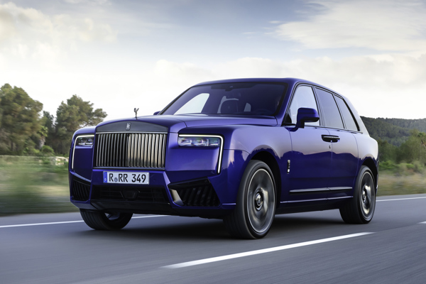Rolls-Royce Cullinan Series II: driving