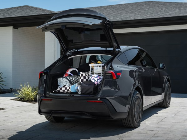 2026 Tesla Model Y Standard