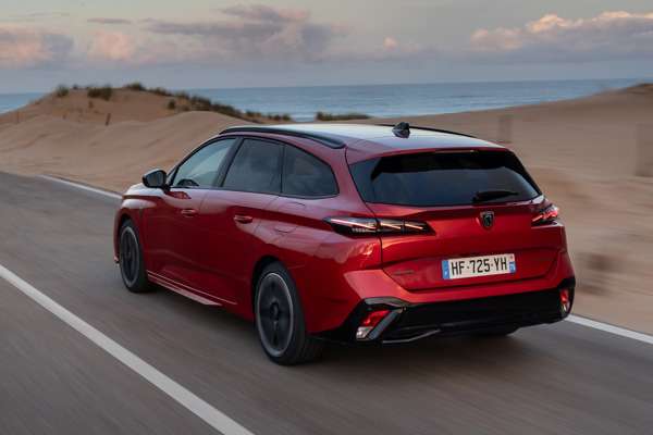 Peugeot 308 SW: driving