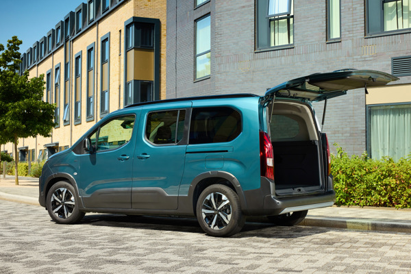 Peugeot e-Rifter: rear view