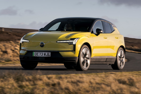 Volvo EX30 dynamic front three-quarter