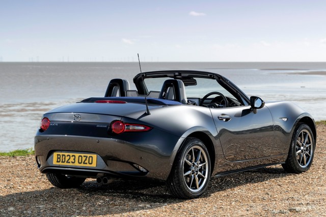 Mazda MX-5 ND: Elegant or Sporty? - Road Test - Review