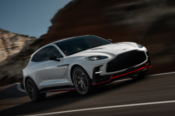 Aston Martin DBX S: driving