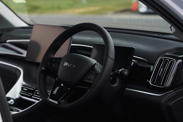 BYD Sealion 5: interior
