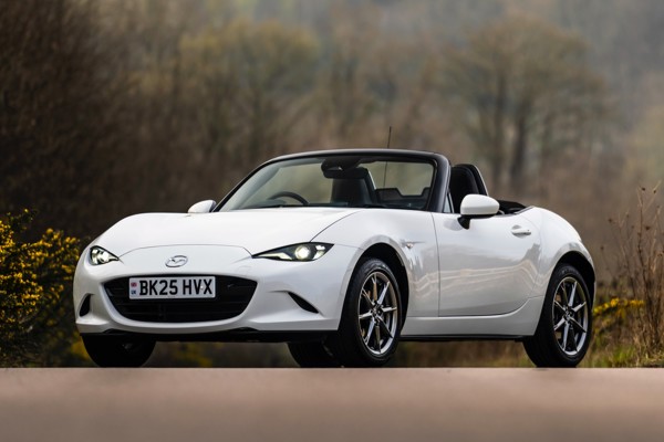 Mazda MX-5: front view