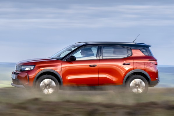 Vauxhall Frontera Electric review: dynamic side elevation
