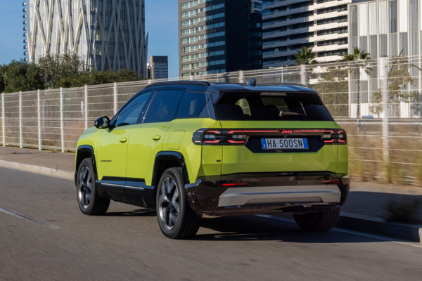 Jeep Compass: driving