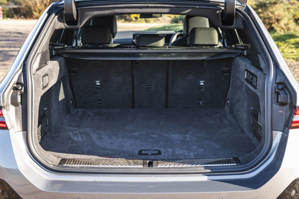 BMW 5 Series Touring: boot space