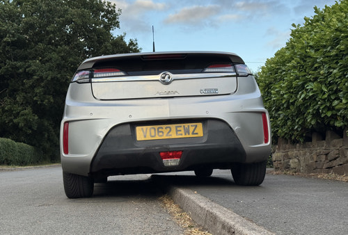 Where legal and considerate to do so, parking with the kerb roughly central under the car will make access much harder