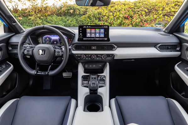 Honda Prelude: interior view