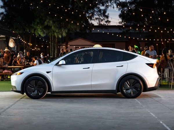 2026 Tesla Model Y Standard