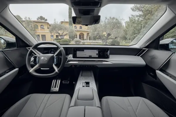 DS No7: interior