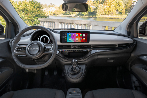 Fiat 500 Hybrid Review: Interior