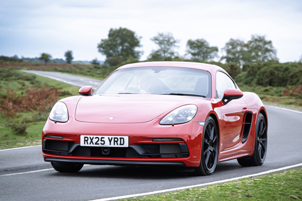 Porsche 718 Cayman: driving