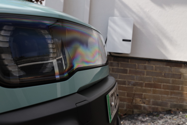 Renault 4 charge point