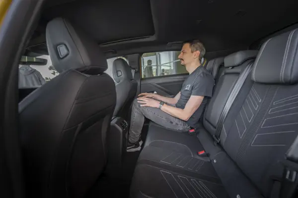Vauxhall Astra Electric: rear legroom