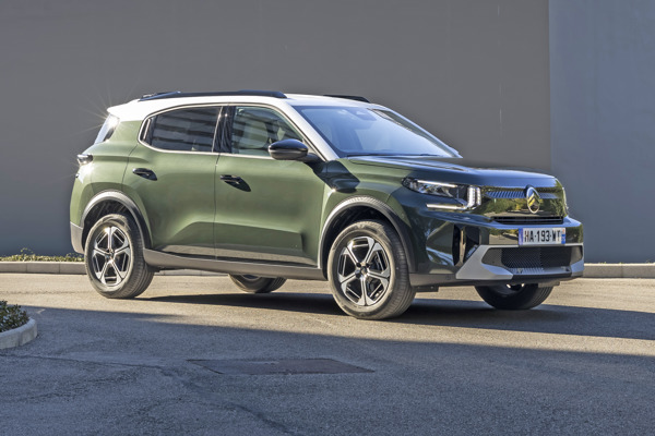Citroen C3 Aircross static front three-quarter