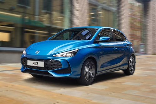 2024 MG 3 in blue, driving